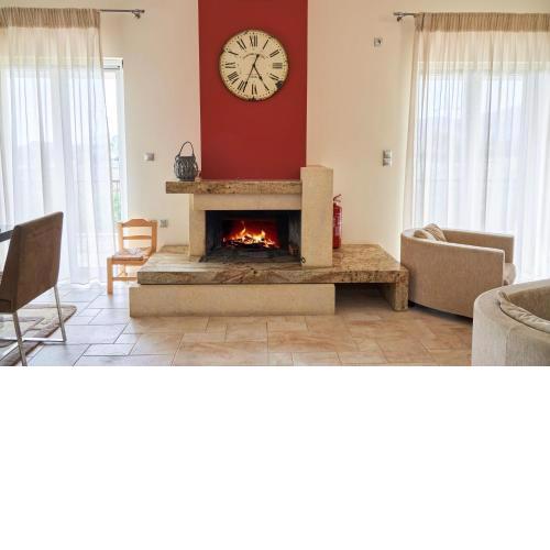 Nafplio Cozy House - Trifon's Spacious Getaway