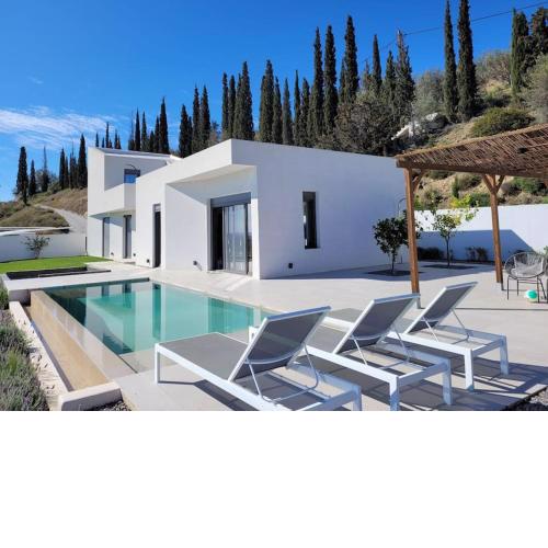 Nafplio Villa, pool & sea view