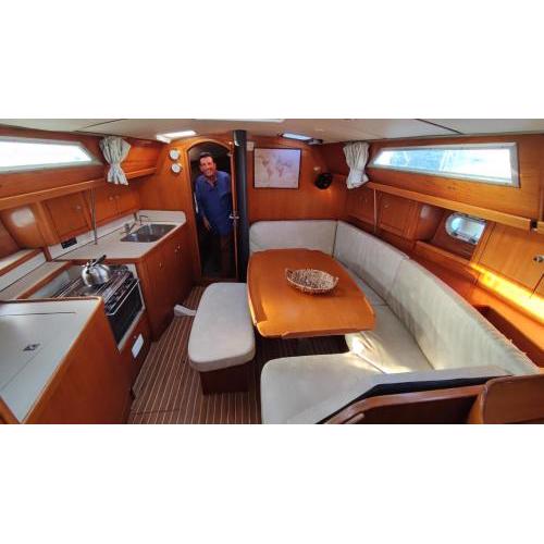 Námořní jachta Jeanneau Sun Odyssey 37.1