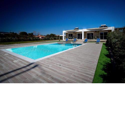 Nancy's budget villa with pool & Jacuzzi