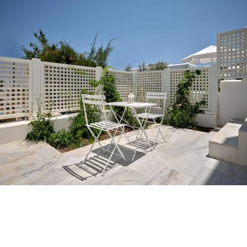 Naoussa Squares Suite - Blue & Gold Nest