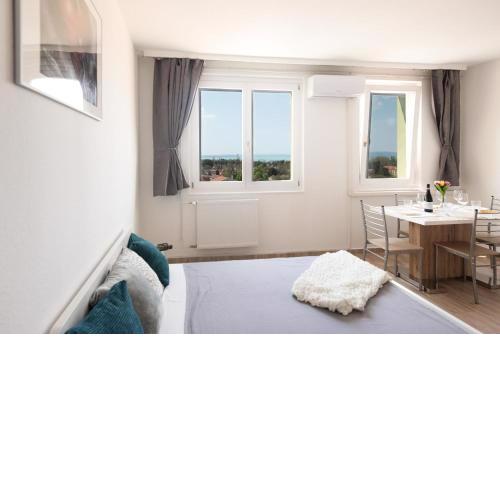Napfényes, panorámás apartman, Siófok belvárosában