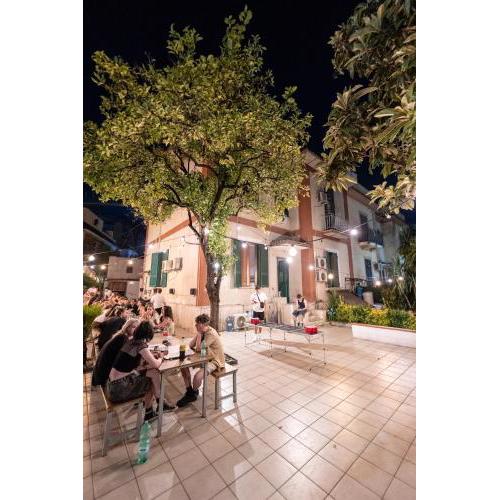 Naples Experience Hostel - Age Limit 18-28