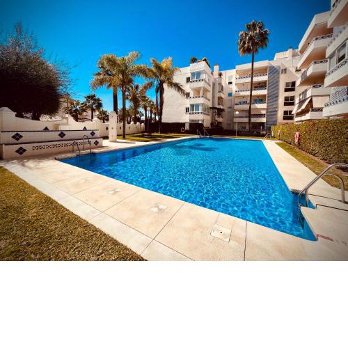 Napoleon 4A with pool close to the beach