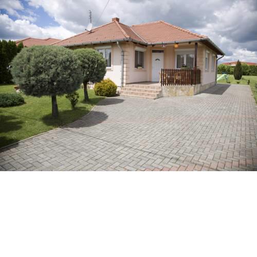 Napsugár Apartman Lenti