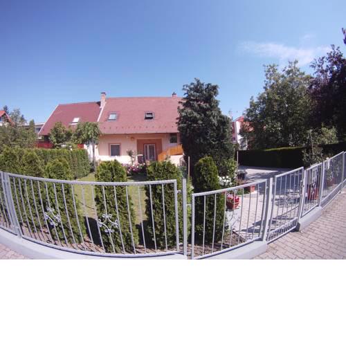 Napsugár Apartmanház