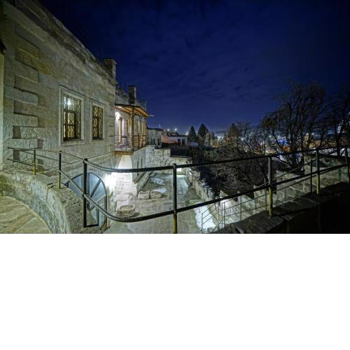 Naraca Cave House