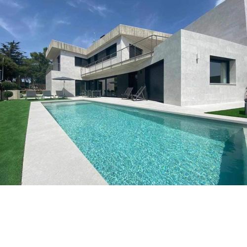 NARAMIA SAGARO VILLA with POOLGARDEN10 PAX