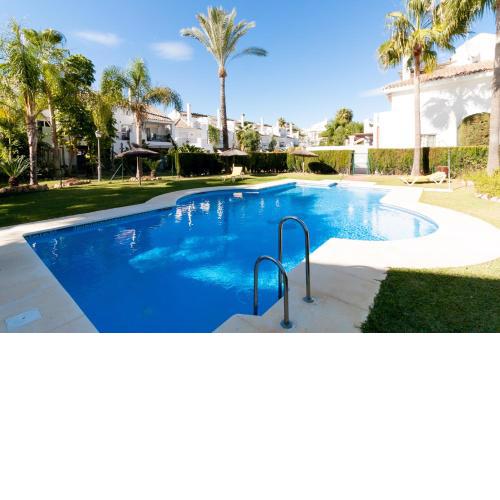 Naranjos Puerto Banus Apartment by GHR Rentals