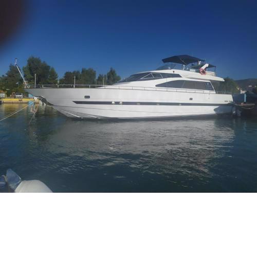Navarino Yacht