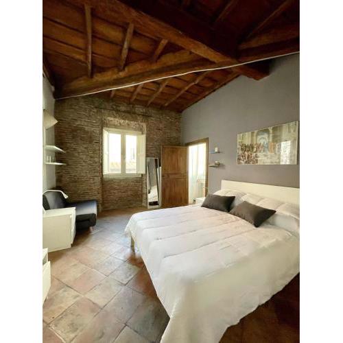 Navona Fox House