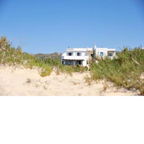 Naxos beach house, one minute away from the beach!