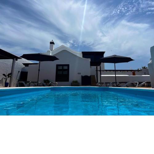 Nazaret Villa with heated pool