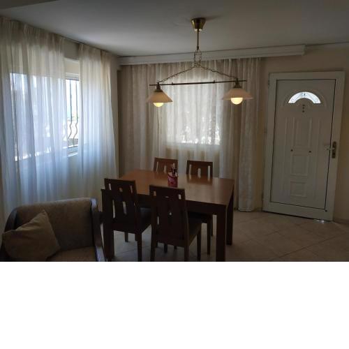 Near Airport And metropolitan Artemis George Cozy Home