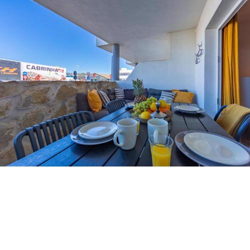 Near beach, cosy terrace, pool & fibre WIFI
