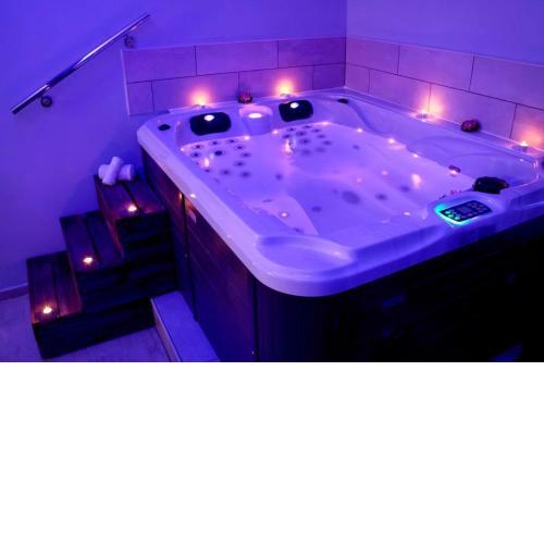 Nefelifamilyhouse with jacuzzi