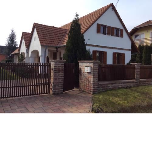 Négyévszak Apartmanház