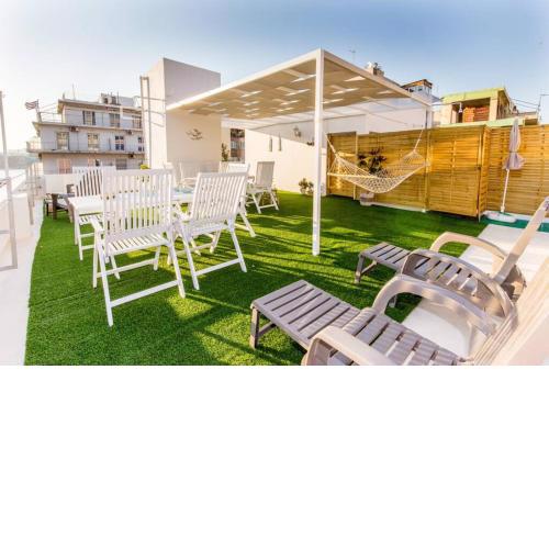 Neoclassical flat with 2 bedrooms in Piraeus