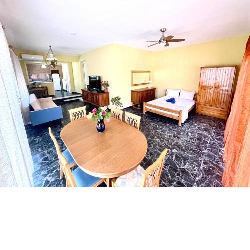 Neos Apartment next to the Sea