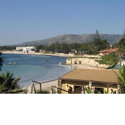 Neptune apartment in villa with swimming pool 20 meters from the sea