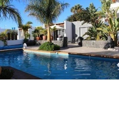Nettes Ferienhaus in Las Breñas mit Grill, Terrasse und Garten und Meerblick
