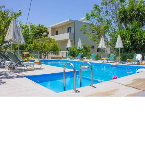 New 10 bedroom complex, with private pool, BBQ!