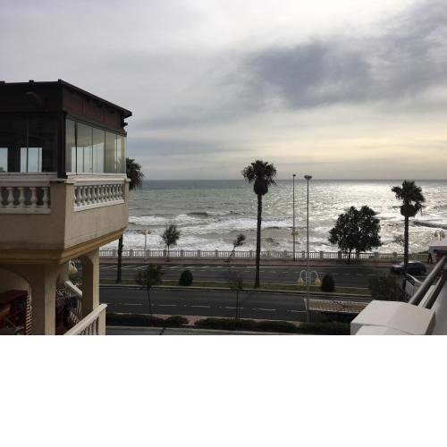 NEW! 1b apartment opposite Sunset Beach