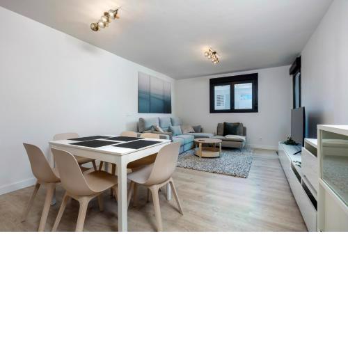 NEW 3 bedroom Apt with pool + near beach - RDR274