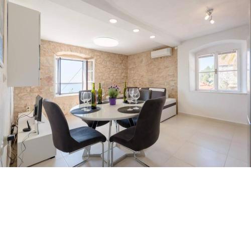 New apartment with private parking, and terrace