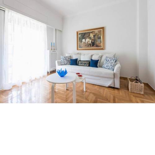 NEW! Bright & Remodeled 1Bed apt 2min Walk to Acropolis