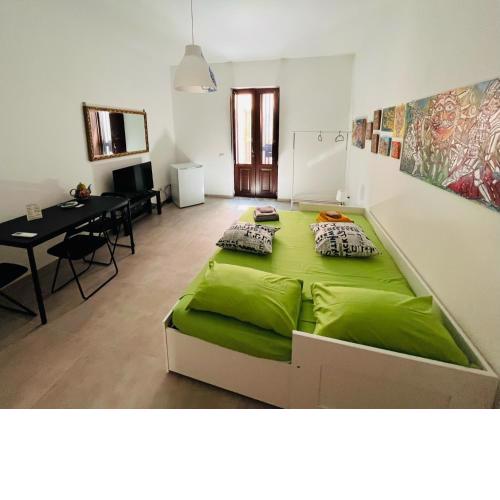 NEW bright studio apartment + bathroom, Wi-Fi