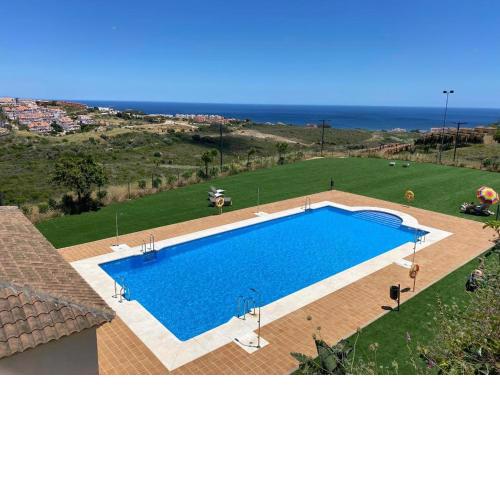 New build stunning 2 bed with sea views