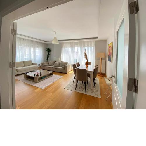 NEW BUILDING Lovely Modern Apt with 90mbs fiber internet 5min walking to Bagdat Street
