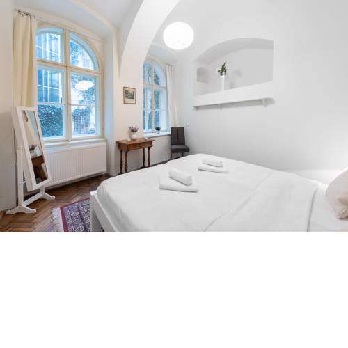New Central Apartment By The Charles Bridge