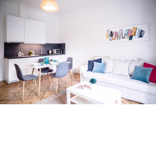 New, central home with A/C at Astoria