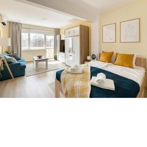 NEW Central located peaceful 1BDR Self check-in
