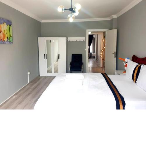 NEW DESIGNED 3+1 FLAT IN THE CENTER OF KADIKOY