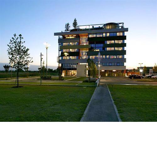 NEW IPOINT HOTEL