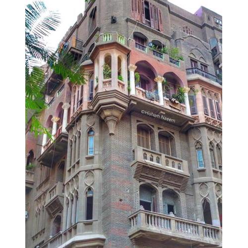 New palace court