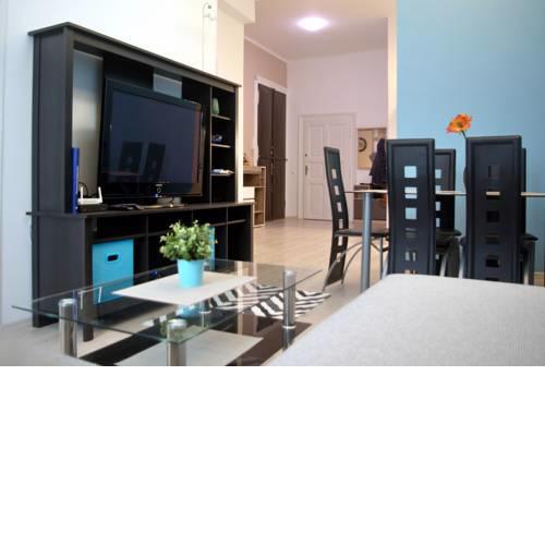 New-renovated 3BR flat, 2,5 bathrooms at city park