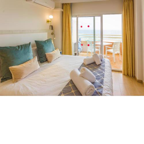 New studio in Stella Maris with stunning Sea Views
