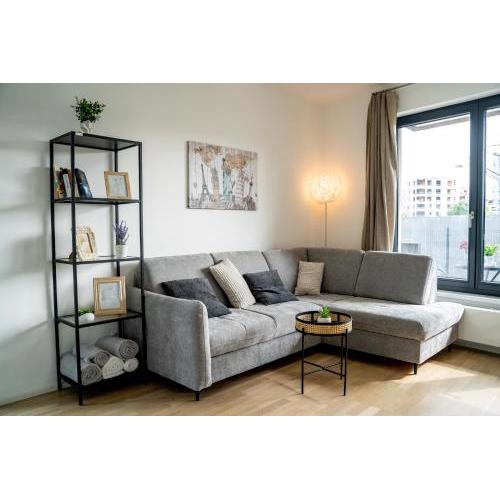 Newly built Apartment with garden near Grebovka Park