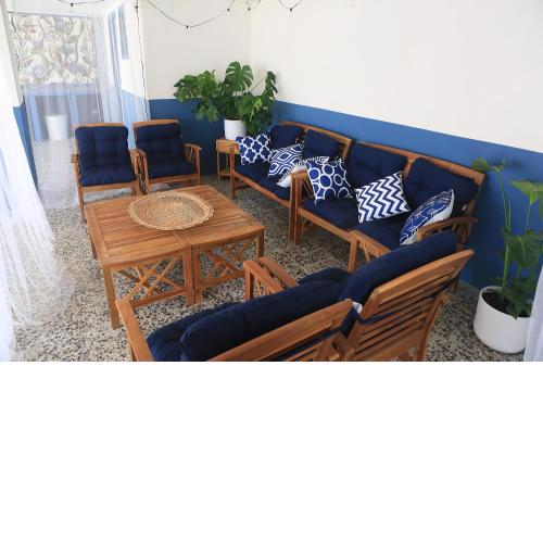 Newly furnished cozy house next to the beach