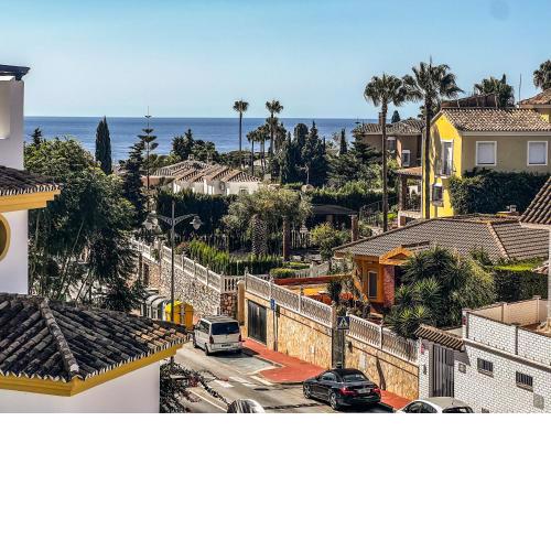 Newly Remodeled Townhouse Beach Walking Distance