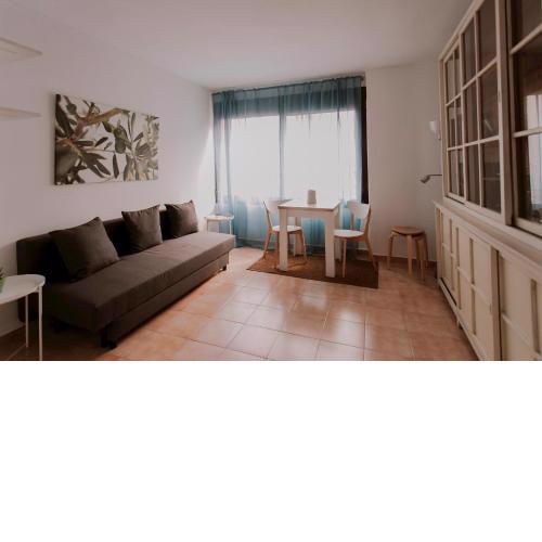 Nice and cozy- 1Bd 1Bth- Triana