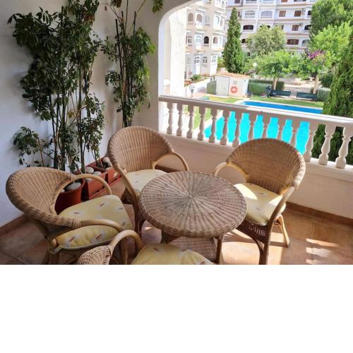 Nice and cozy flat with pool next to the beach
