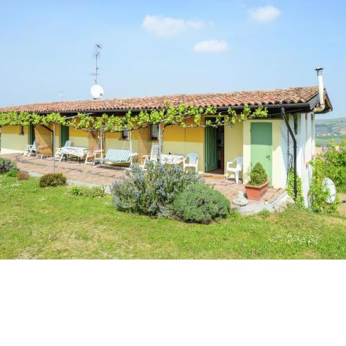 Nice and typical apartment in a farm surrounded by hills and vineyards