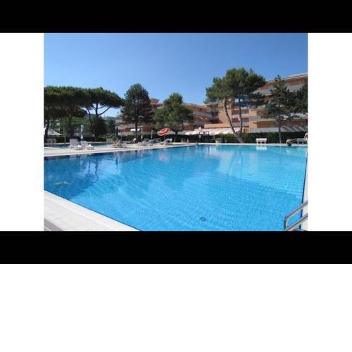 Nice apartment for 4 people in a wonderful resort