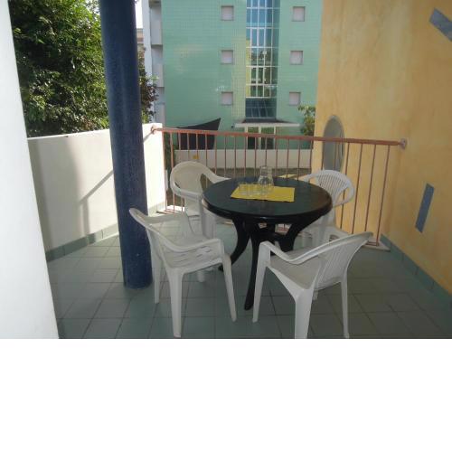 Nice Apartment in a Great Location only 200 metres from the Beach by Beahost