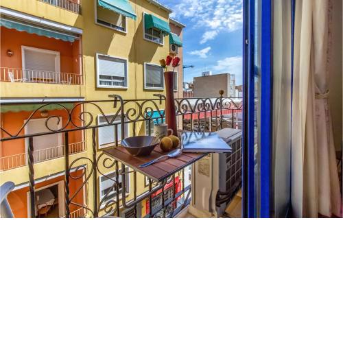 Nice apartment in Alicante with WiFi and 2 Bedrooms